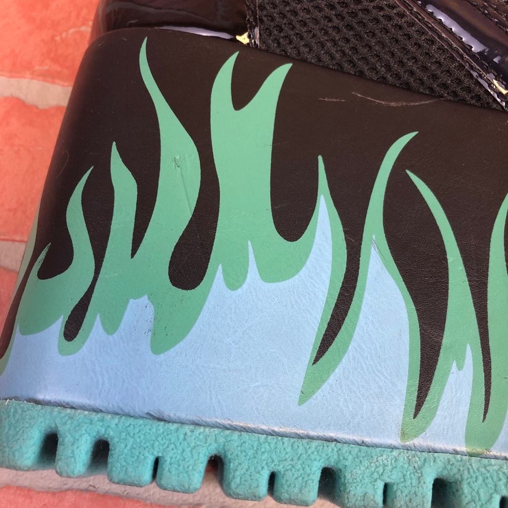 QOSMO Lo Black Heat - Mesh Black w Blue Flame - Picture 9 of 12
